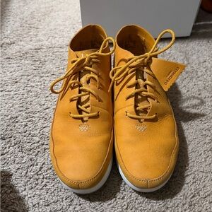 Clarks Men's Yellow Leather Sneakers
